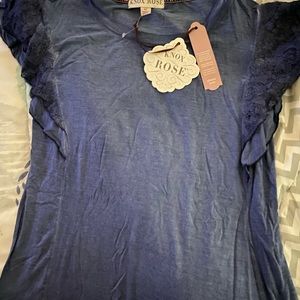 Never worn. Knox Rose, t-shirt blue size M